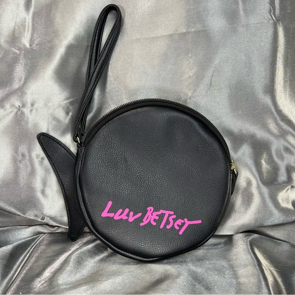 Betsey Johnson Black Baby Shark Wristlet Clutch Bag Coin Purse NWOT - Picture 4 of 10